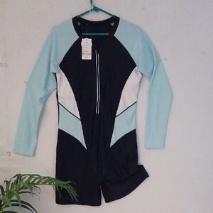 NWT Black, White, Light Blue Long Sleeve Body Rash Swimsuit, XXL